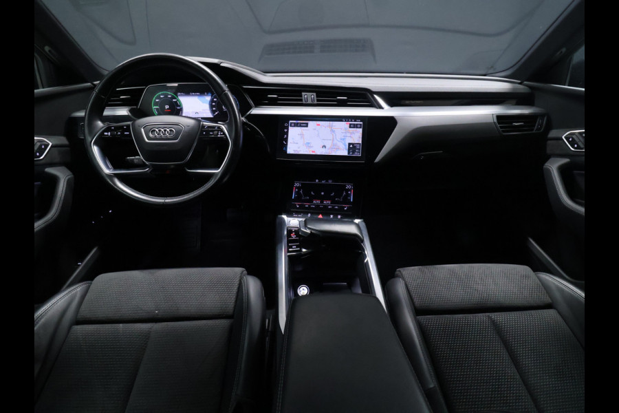 Audi e-tron e-tron 55 quattro advanced 95 kWh [TREKHAAK, SCHUIFKANTELDAK, LUCHTVERING, MEMORY SEATS, ADAPTIVE CRUISE CONTROL, APPLE CARPLAY, ANDROID AUTO, PDC V+A, STOELVERWARMING, NIEUWSTAAT]