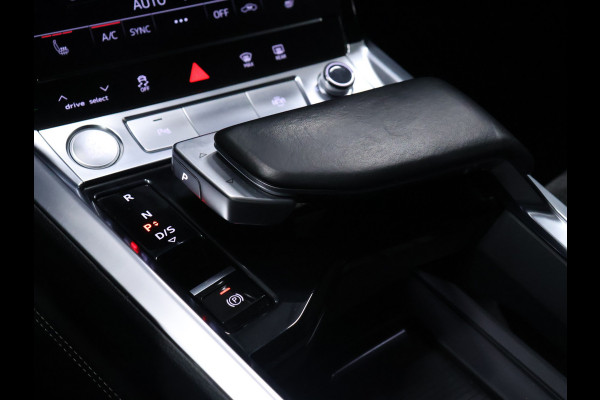 Audi e-tron e-tron 55 quattro advanced 95 kWh [TREKHAAK, SCHUIFKANTELDAK, LUCHTVERING, MEMORY SEATS, ADAPTIVE CRUISE CONTROL, APPLE CARPLAY, ANDROID AUTO, PDC V+A, STOELVERWARMING, NIEUWSTAAT]