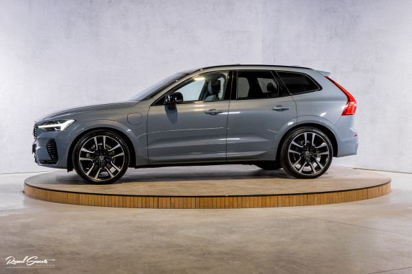 Volvo XC60 2.0 T8 Plug-in hybrid AWD Ultimate Dark Long range | Luchtvering | Bowers&Wilkins | Zwenkbare trekhaak | Panorama dak | Wol interieur |