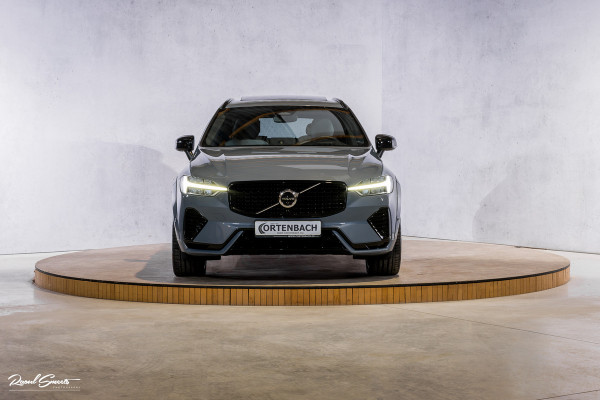Volvo XC60 2.0 T8 Plug-in hybrid AWD Ultimate Dark Long range | Luchtvering | Bowers&Wilkins | Zwenkbare trekhaak | Panorama dak | Wol interieur |