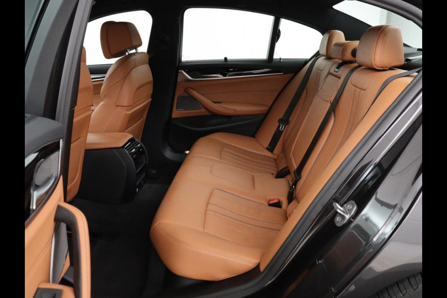 BMW 5 Serie 530i M Sport | Head-Up | Adaptive cruise | Leder | Harman/Kardon | Laserlicht | 360 Camera | Stoelverwarming | Carplay | Navigatie | Sportstoelen | Dodehoek detectie | Stuurverwarming | Live Cockpit