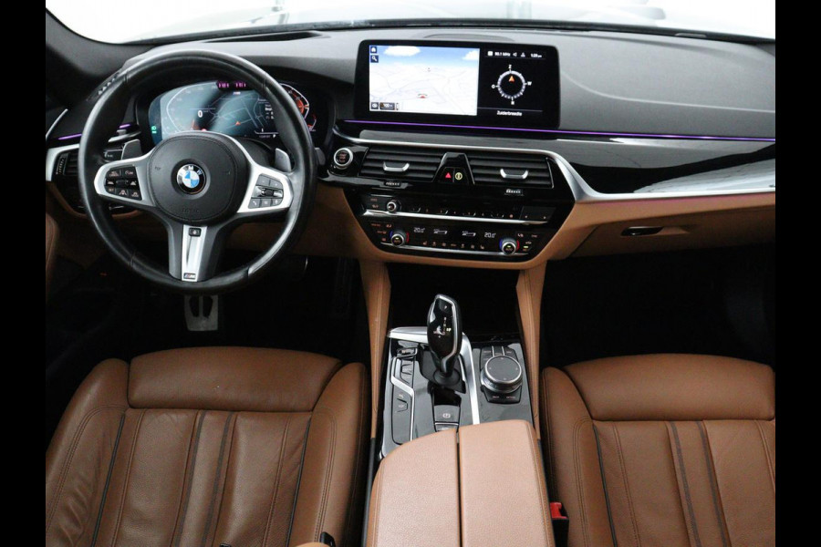 BMW 5 Serie 530i M Sport | Head-Up | Adaptive cruise | Leder | Harman/Kardon | Laserlicht | 360 Camera | Stoelverwarming | Carplay | Navigatie | Sportstoelen | Dodehoek detectie | Stuurverwarming | Live Cockpit
