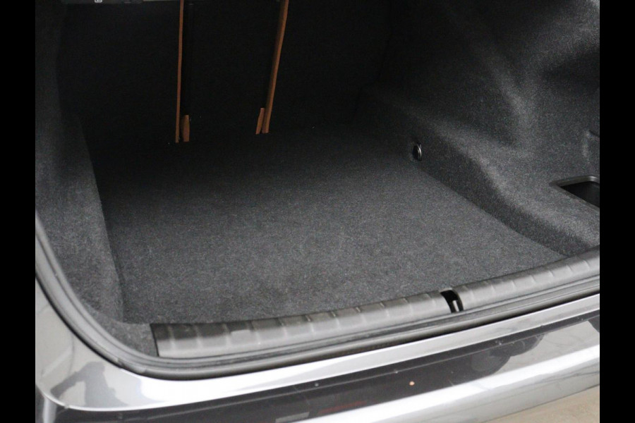 BMW 5 Serie 530i M Sport | Head-Up | Adaptive cruise | Leder | Harman/Kardon | Laserlicht | 360 Camera | Stoelverwarming | Carplay | Navigatie | Sportstoelen | Dodehoek detectie | Stuurverwarming | Live Cockpit