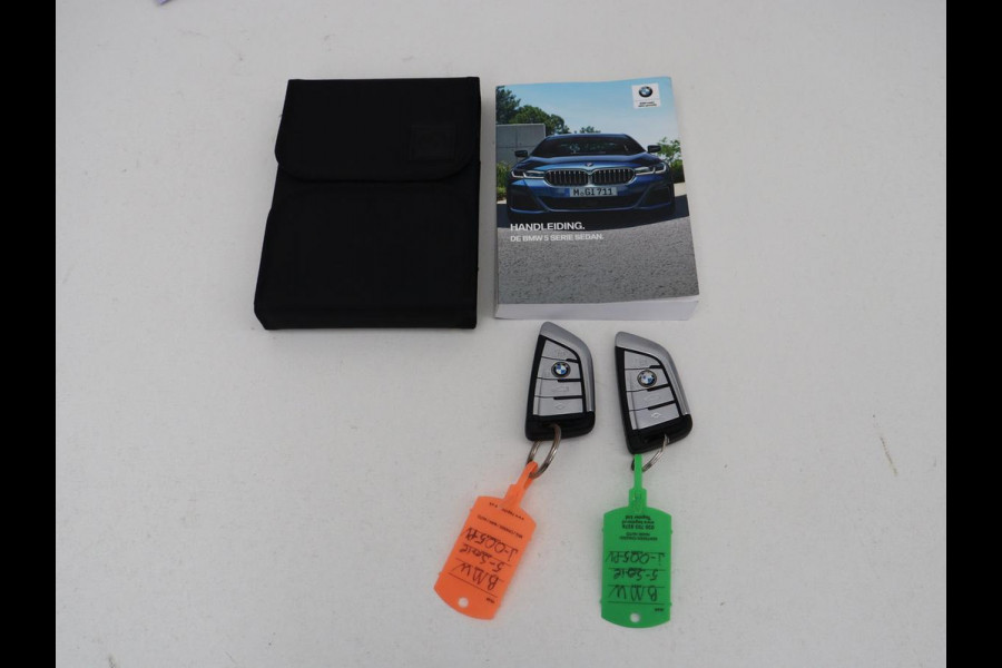 BMW 5 Serie 530i M Sport | Head-Up | Adaptive cruise | Leder | Harman/Kardon | Laserlicht | 360 Camera | Stoelverwarming | Carplay | Navigatie | Sportstoelen | Dodehoek detectie | Stuurverwarming | Live Cockpit