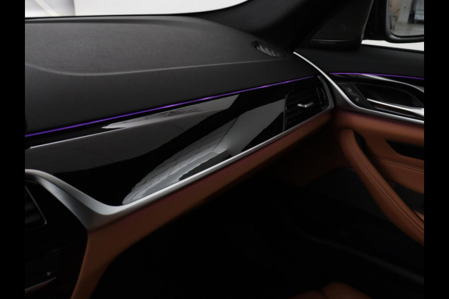 BMW 5 Serie 530i M Sport | Head-Up | Adaptive cruise | Leder | Harman/Kardon | Laserlicht | 360 Camera | Stoelverwarming | Carplay | Navigatie | Sportstoelen | Dodehoek detectie | Stuurverwarming | Live Cockpit
