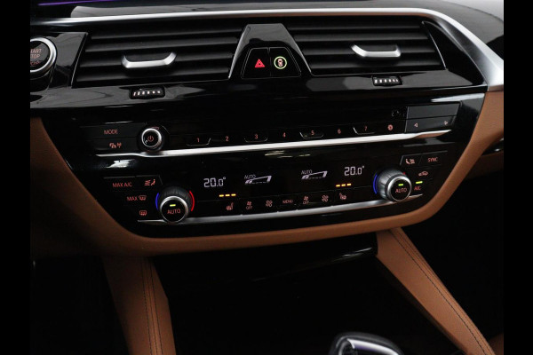 BMW 5 Serie 530i M Sport | Head-Up | Adaptive cruise | Leder | Harman/Kardon | Laserlicht | 360 Camera | Stoelverwarming | Carplay | Navigatie | Sportstoelen | Dodehoek detectie | Stuurverwarming | Live Cockpit