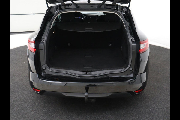 Renault Mégane 1.3 TCe Limited | Automaat | Stoelverwarming | Camera | Trekhaak | Navigatie | Keyless | Climate control | Parkeerhulp | Cruise control