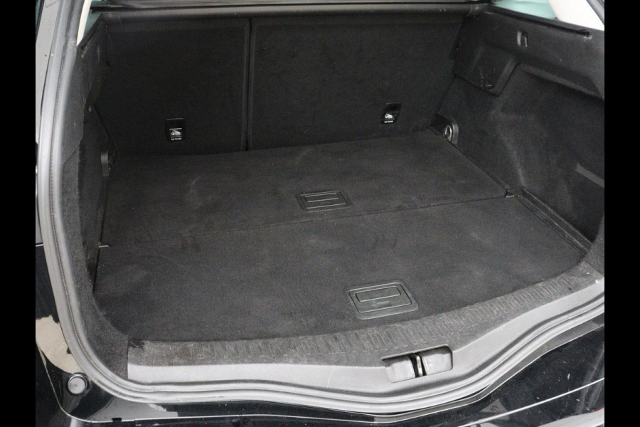 Renault Mégane 1.3 TCe Limited | Automaat | Stoelverwarming | Camera | Trekhaak | Navigatie | Keyless | Climate control | Parkeerhulp | Cruise control