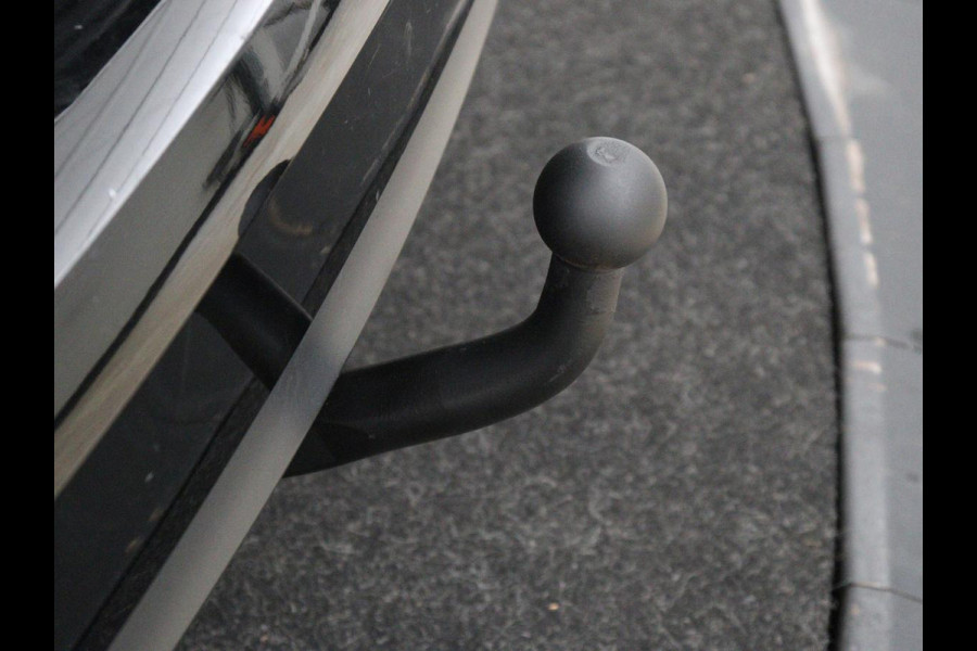 Renault Mégane 1.3 TCe Limited | Automaat | Stoelverwarming | Camera | Trekhaak | Navigatie | Keyless | Climate control | Parkeerhulp | Cruise control