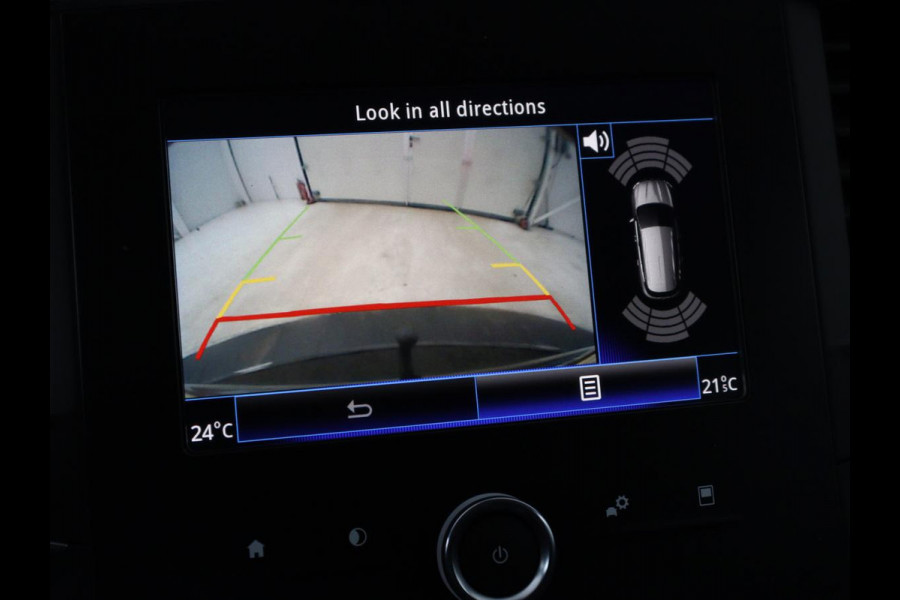 Renault Mégane 1.3 TCe Limited | Automaat | Stoelverwarming | Camera | Trekhaak | Navigatie | Keyless | Climate control | Parkeerhulp | Cruise control