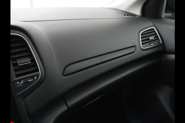 Renault Mégane 1.3 TCe Limited | Automaat | Stoelverwarming | Camera | Trekhaak | Navigatie | Keyless | Climate control | Parkeerhulp | Cruise control