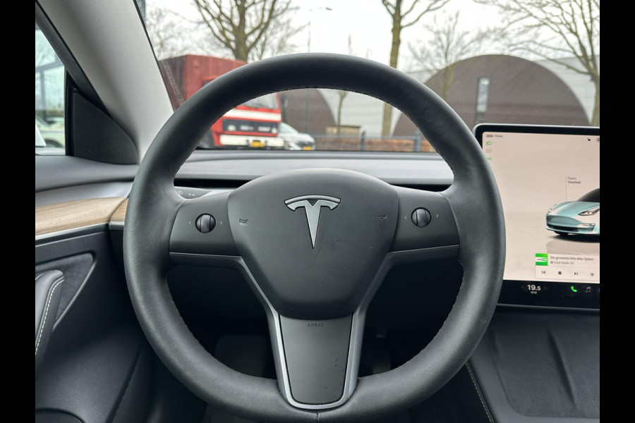 Tesla Model 3 Standard RWD Plus 60 kWh | SOH 93% | VOLLEDIGE TESLA GARANTIE TOT 01-06-2027 OF 80k KM | STOEL VERWARMING VOOR/ACHTER | STUURVERWARMING | NETTE AUTO |