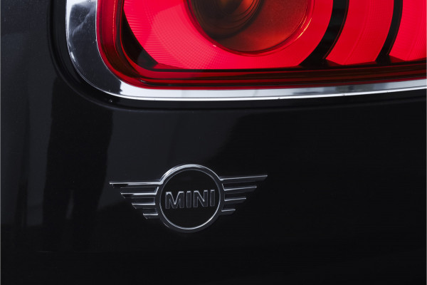 MINI Clubman 1.5 One Chili 100 PK | Cruise | Stoelverw. | Harman/Kardon | PDC | Camera | NAV + App. Connect | ECC | LM 18" |