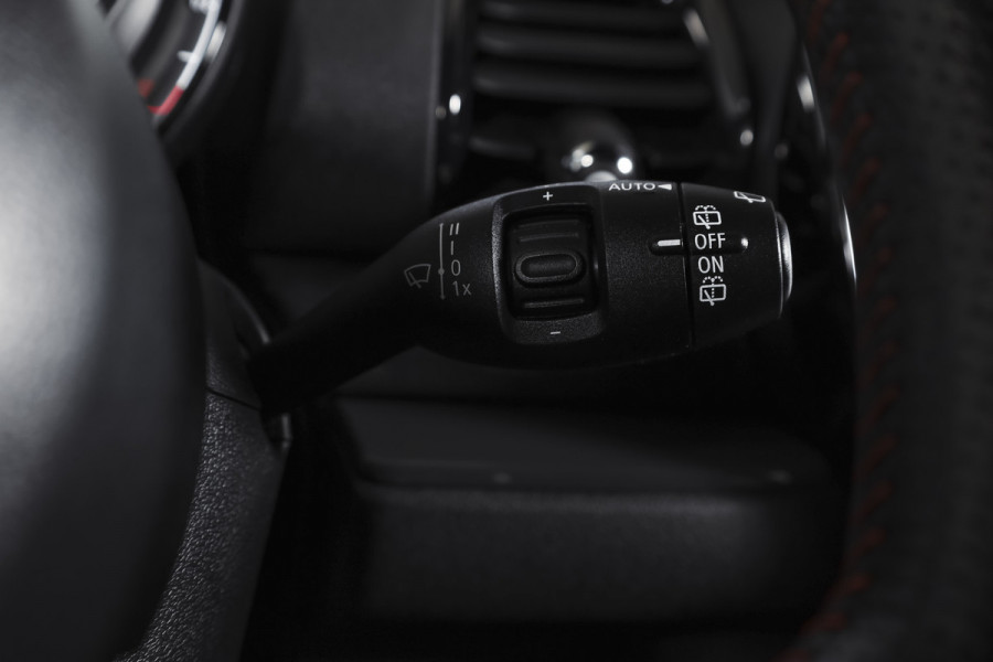 MINI Clubman 1.5 One Chili 100 PK | Cruise | Stoelverw. | Harman/Kardon | PDC | Camera | NAV + App. Connect | ECC | LM 18" |