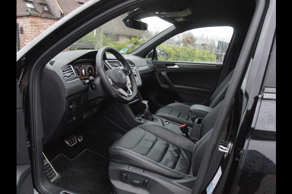 Volkswagen Tiguan 1.5 TSI R-Line Business+ | Black Style | Sfeerverlichting | Leer | Virtual Cockpit | Apple Carplay | NL-Auto |