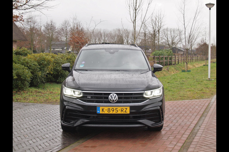 Volkswagen Tiguan 1.5 TSI R-Line Business+ | Black Style | Sfeerverlichting | Leer | Virtual Cockpit | Apple Carplay | NL-Auto |
