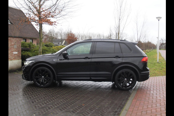 Volkswagen Tiguan 1.5 TSI R-Line Business+ | Black Style | Sfeerverlichting | Leer | Virtual Cockpit | Apple Carplay | NL-Auto |