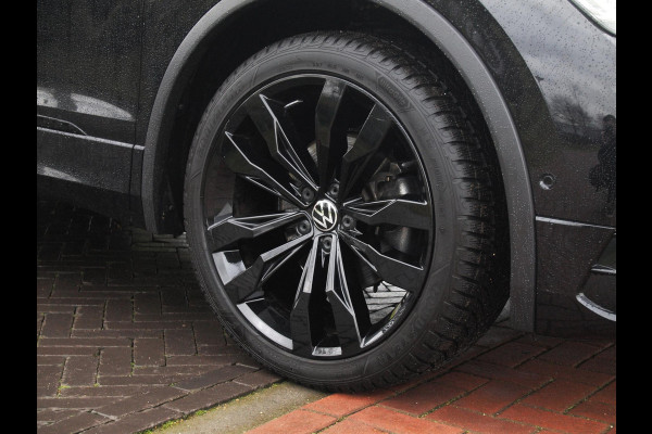 Volkswagen Tiguan 1.5 TSI R-Line Business+ | Black Style | Sfeerverlichting | Leer | Virtual Cockpit | Apple Carplay | NL-Auto |