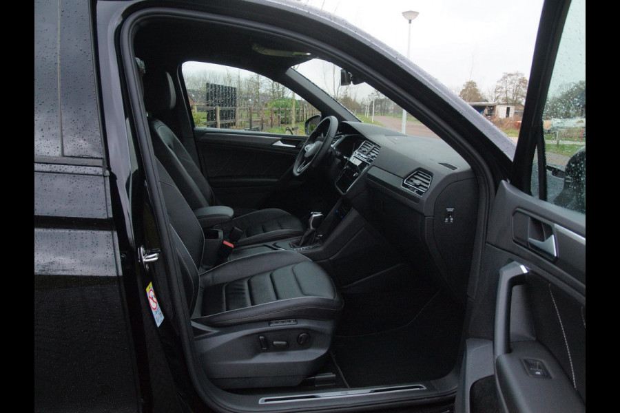 Volkswagen Tiguan 1.5 TSI R-Line Business+ | Black Style | Sfeerverlichting | Leer | Virtual Cockpit | Apple Carplay | NL-Auto |