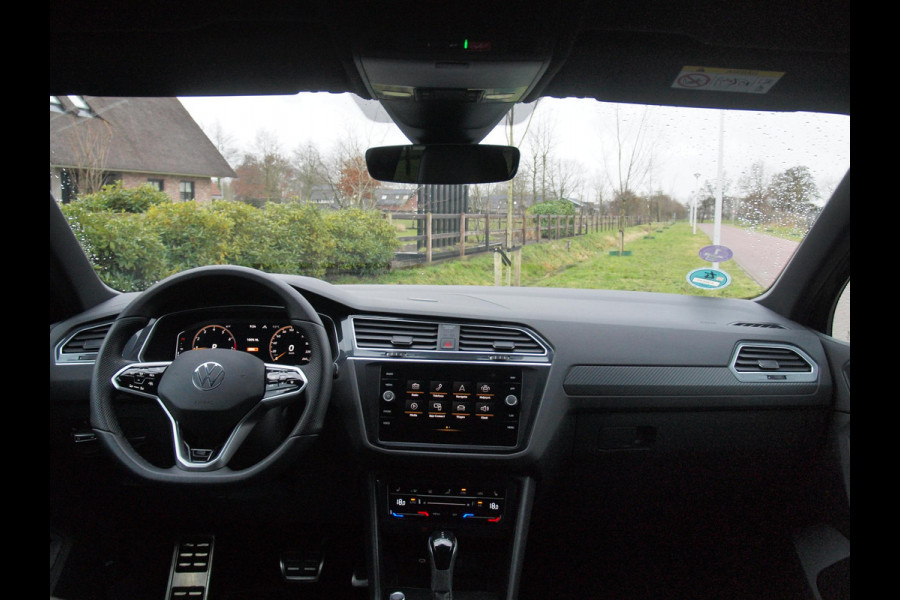 Volkswagen Tiguan 1.5 TSI R-Line Business+ | Black Style | Sfeerverlichting | Leer | Virtual Cockpit | Apple Carplay | NL-Auto |