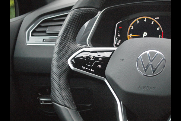Volkswagen Tiguan 1.5 TSI R-Line Business+ | Black Style | Sfeerverlichting | Leer | Virtual Cockpit | Apple Carplay | NL-Auto |