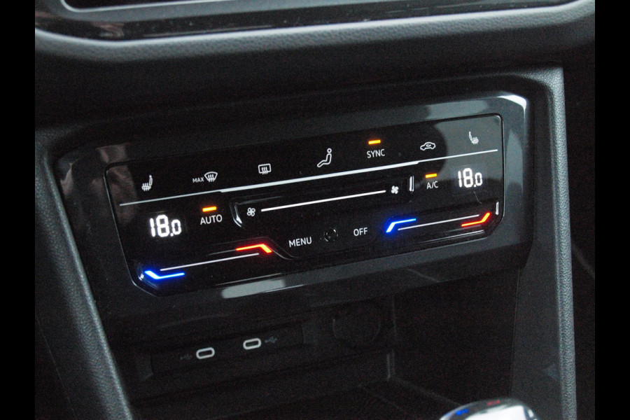 Volkswagen Tiguan 1.5 TSI R-Line Business+ | Black Style | Sfeerverlichting | Leer | Virtual Cockpit | Apple Carplay | NL-Auto |