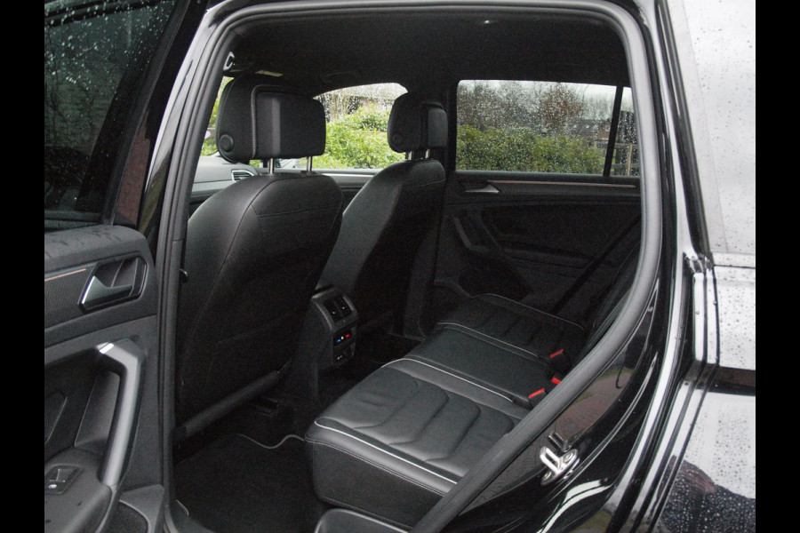 Volkswagen Tiguan 1.5 TSI R-Line Business+ | Black Style | Sfeerverlichting | Leer | Virtual Cockpit | Apple Carplay | NL-Auto |
