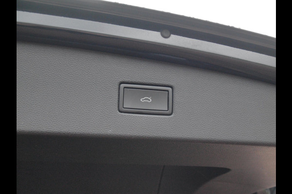 Volkswagen Tiguan 1.5 TSI R-Line Business+ | Black Style | Sfeerverlichting | Leer | Virtual Cockpit | Apple Carplay | NL-Auto |