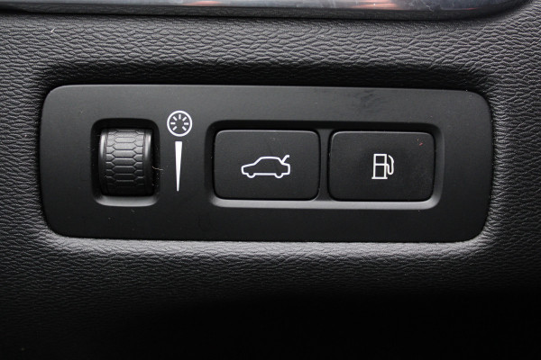 Volvo XC60 2.0 Recharge T6 AWD R-Design | Trekhaak | Adaptieve cruise | Panoramadak | H&K | Winterpack |