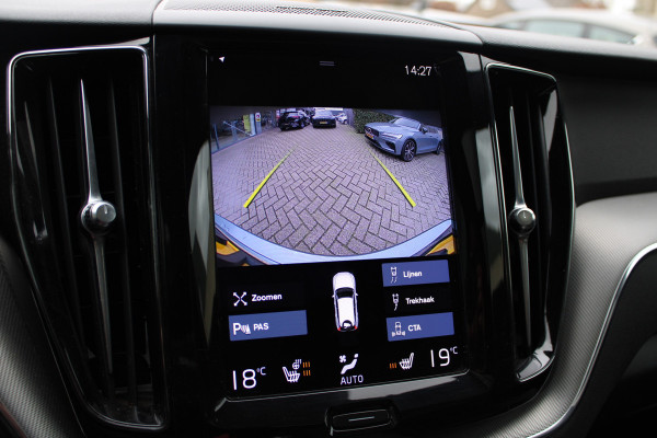 Volvo XC60 2.0 Recharge T6 AWD R-Design | Trekhaak | Adaptieve cruise | Panoramadak | H&K | Winterpack |