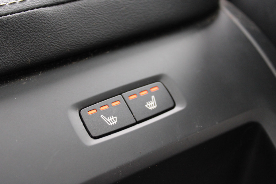 Volvo XC60 2.0 Recharge T6 AWD R-Design | Trekhaak | Adaptieve cruise | Panoramadak | H&K | Winterpack |