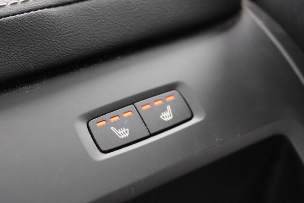 Volvo XC60 2.0 Recharge T6 AWD R-Design | Trekhaak | Adaptieve cruise | Panoramadak | H&K | Winterpack |