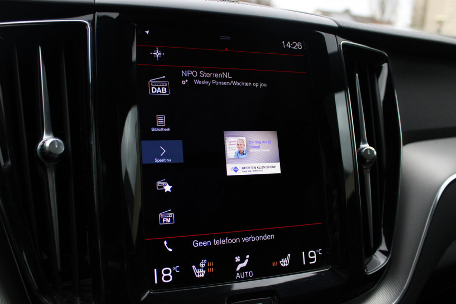 Volvo XC60 2.0 Recharge T6 AWD R-Design | Trekhaak | Adaptieve cruise | Panoramadak | H&K | Winterpack |