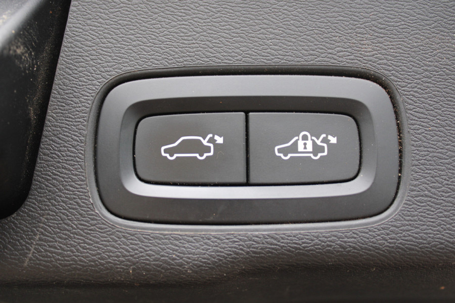 Volvo XC60 2.0 Recharge T6 AWD R-Design | Trekhaak | Adaptieve cruise | Panoramadak | H&K | Winterpack |