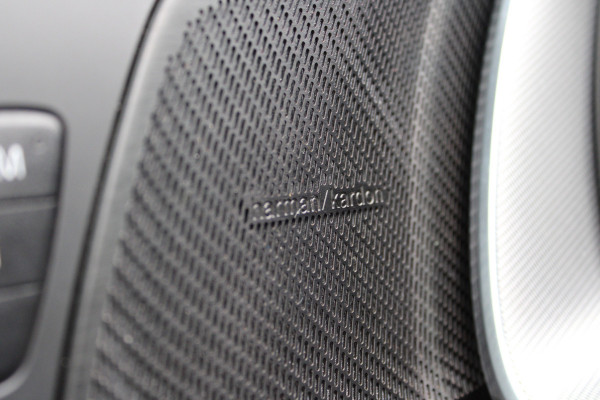 Volvo XC60 2.0 Recharge T6 AWD R-Design | Trekhaak | Adaptieve cruise | Panoramadak | H&K | Winterpack |