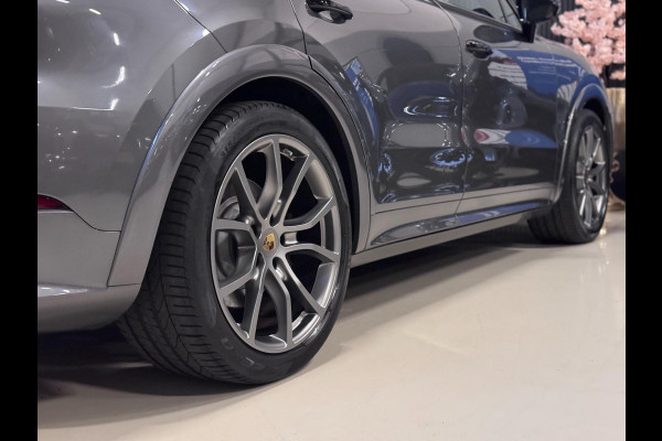 Porsche Cayenne Coupé 3.0 E-Hybrid | ORG. NL | SPORT DESIGN | PANO | TREKHAAK | HUD | SPORT CHRONO | LUCHTVERING