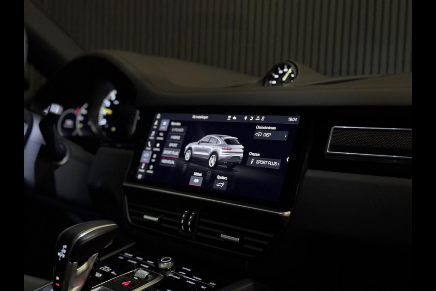 Porsche Cayenne Coupé 3.0 E-Hybrid | ORG. NL | SPORT DESIGN | PANO | TREKHAAK | HUD | SPORT CHRONO | LUCHTVERING