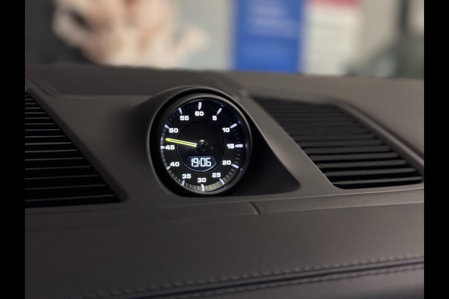 Porsche Cayenne Coupé 3.0 E-Hybrid | ORG. NL | SPORT DESIGN | PANO | TREKHAAK | HUD | SPORT CHRONO | LUCHTVERING