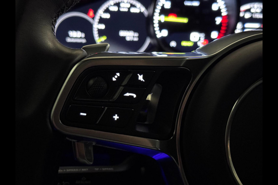 Porsche Cayenne Coupé 3.0 E-Hybrid | ORG. NL | SPORT DESIGN | PANO | TREKHAAK | HUD | SPORT CHRONO | LUCHTVERING