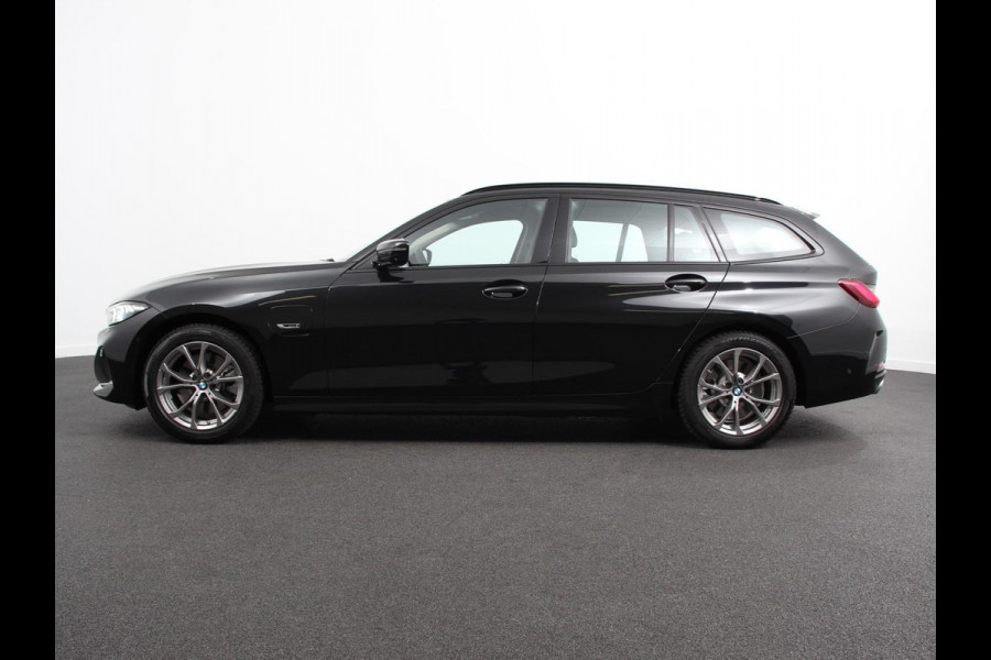 BMW 3 Serie Touring 320e Plug in Hybride | Climate control | Adaptive Cruise Control | Parkeersensoren | Navigatie | LED | Apple Carplay/ Android Auto | Camera