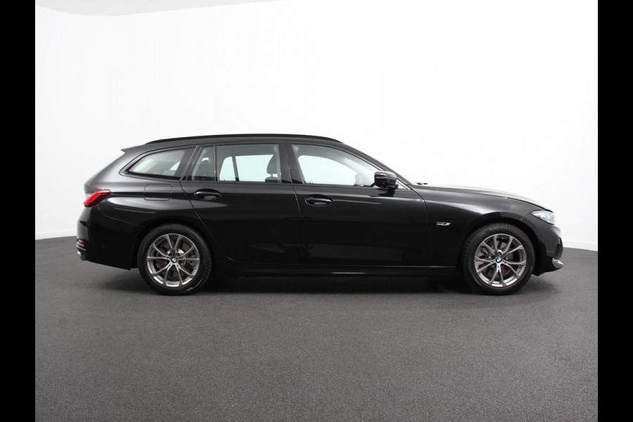BMW 3 Serie Touring 320e Plug in Hybride | Climate control | Adaptive Cruise Control | Parkeersensoren | Navigatie | LED | Apple Carplay/ Android Auto | Camera