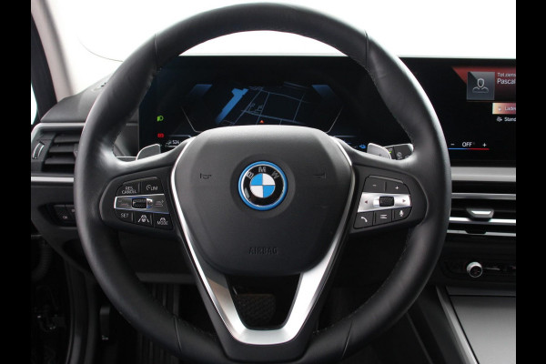 BMW 3 Serie Touring 320e Plug in Hybride | Climate control | Adaptive Cruise Control | Parkeersensoren | Navigatie | LED | Apple Carplay/ Android Auto | Camera