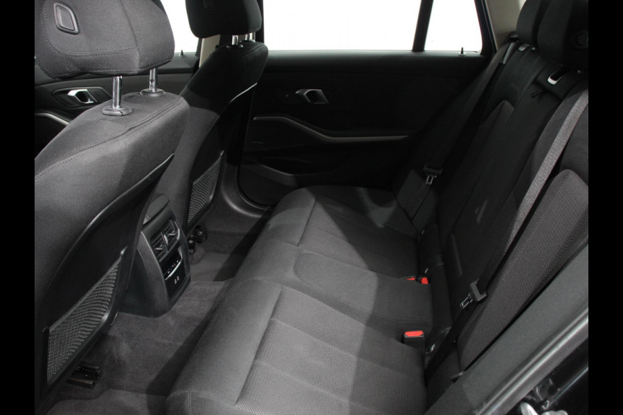 BMW 3 Serie Touring 320e Plug in Hybride | Climate control | Adaptive Cruise Control | Parkeersensoren | Navigatie | LED | Apple Carplay/ Android Auto | Camera