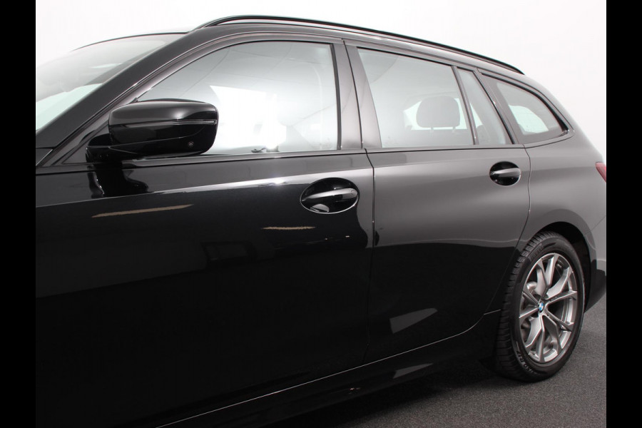 BMW 3 Serie Touring 320e Plug in Hybride | Climate control | Adaptive Cruise Control | Parkeersensoren | Navigatie | LED | Apple Carplay/ Android Auto | Camera