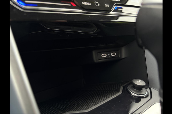 Volkswagen T-Roc 1.5 TSI Life - ACC l Apple Cplay l Camera l Navigatie