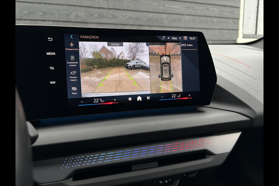 BMW 1-serie 120i M Sport Design Edition - Panorama l H/Kardon l 360cam l HUD l Memory