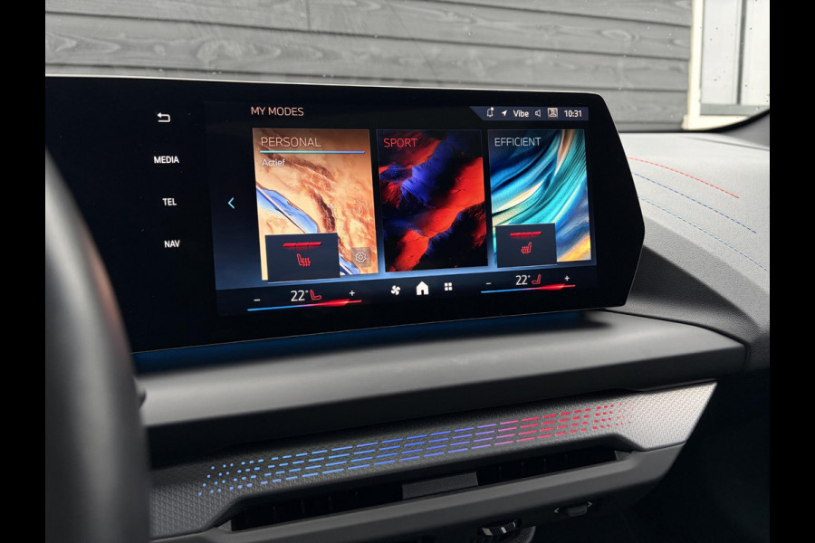 BMW 1-serie 120i M Sport Design Edition - Panorama l H/Kardon l 360cam l HUD l Memory