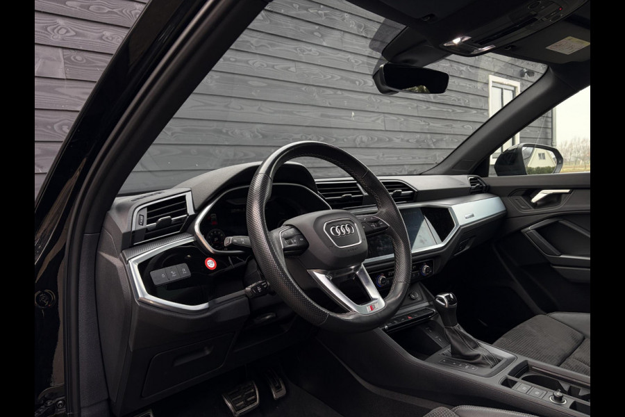 Audi Q3 45 TFSI e S edition - 3x S-Line l Panorama l Camera l Memory l Apple carplay l ACC