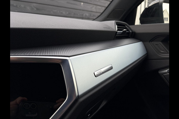 Audi Q3 45 TFSI e S edition - 3x S-Line l Panorama l Camera l Memory l Apple carplay l ACC