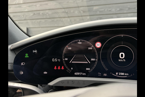 Porsche Taycan Sport Turismo 4S 79 kWh Performance - Sport Chrono l Lift l Luchtv. l HUD l Panoramadak